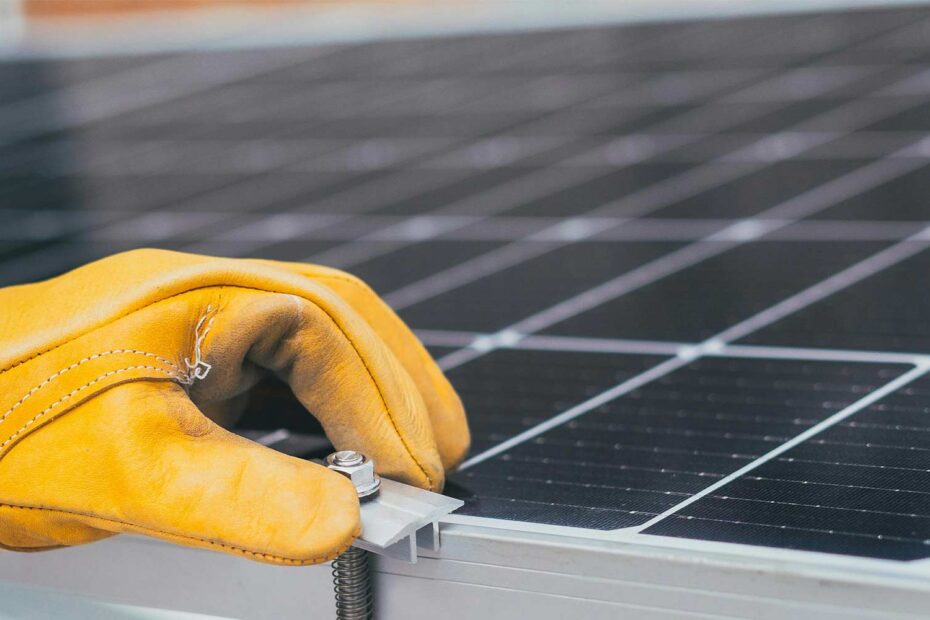 Self-Cleaning Solar Panels Revolutionizing Renewable Energy